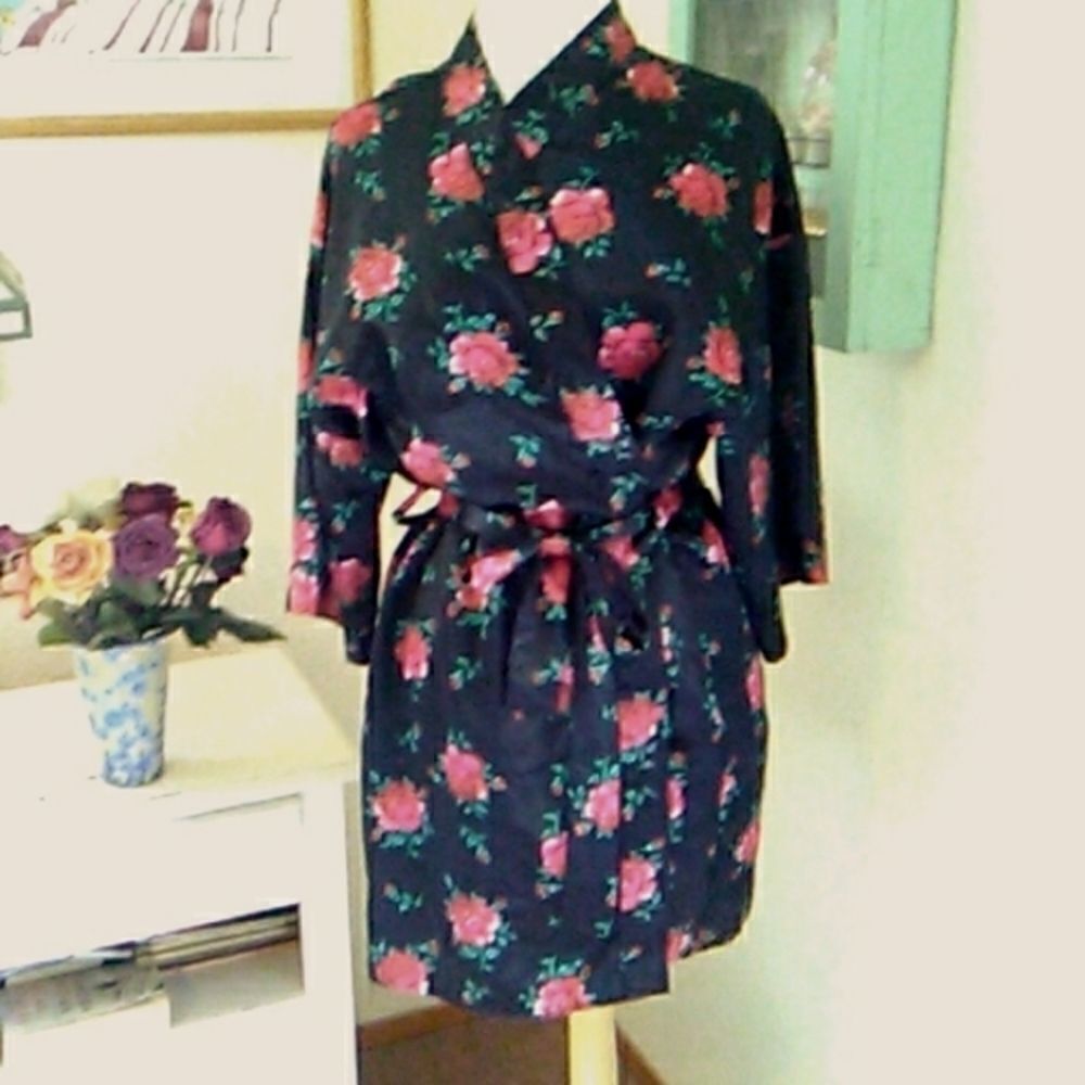 Vintage. Body Drama Satiny Robe